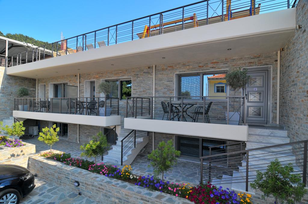Почивка на Скала Потамиас, о.Тасос! Нощувка закуска и вечеря + басейн в хотел Ntinas, Гърция! - Снимка 19