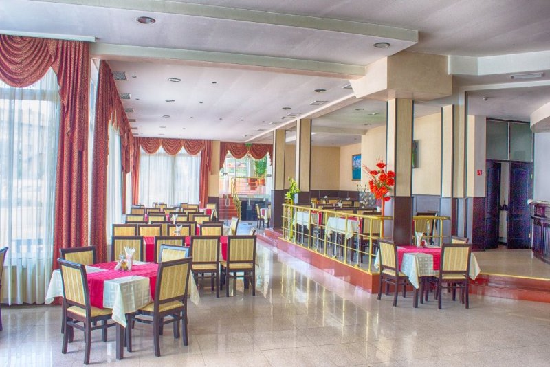 СПА Хотел Сарай - Снимка 2