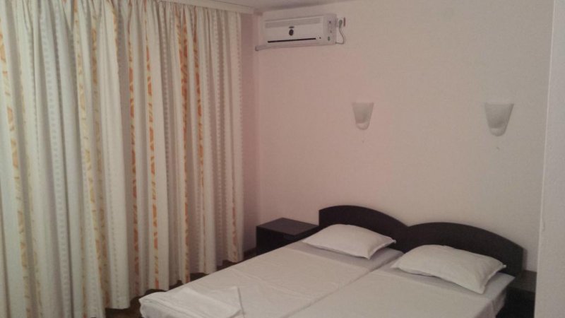 Къща за гости Стелс - Снимка 1