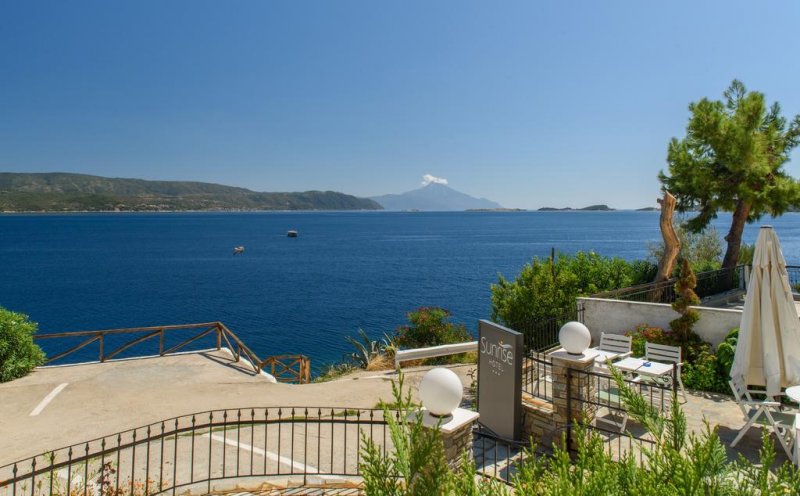 Sun Rise Hotel - Снимка 1