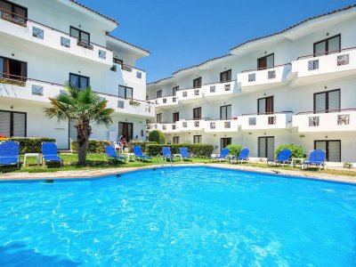 Dolphin Beach Hotel - Снимка 3