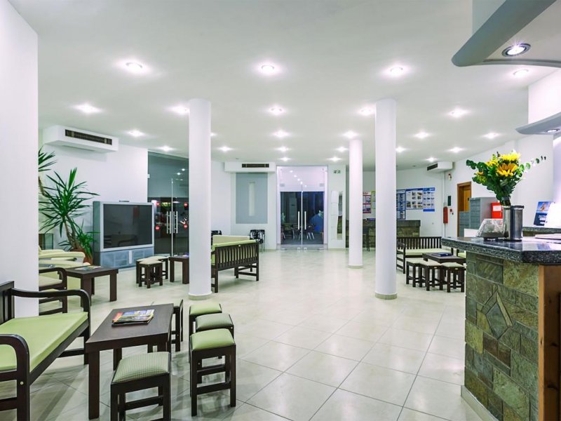 Dolphin Beach Hotel - Снимка 10