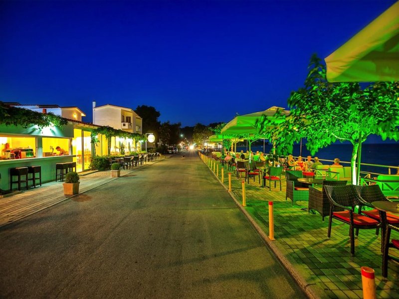 Dolphin Beach Hotel - Снимка 7