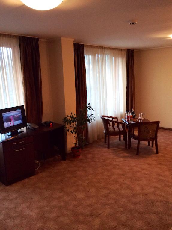 Нощувка със закуска и вечеря* в хотел Елена, Велико Търново - Снимка 21
