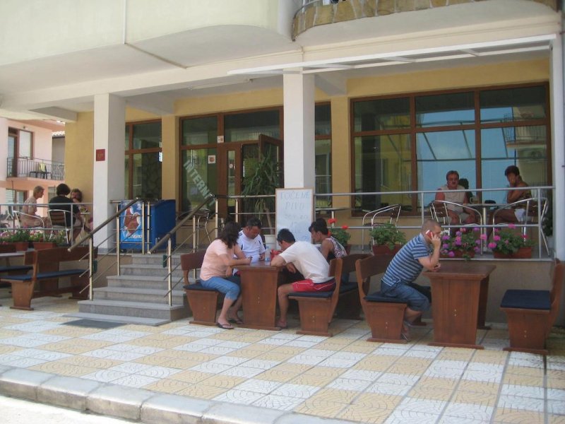 Къща за гости Зара - Снимка 2