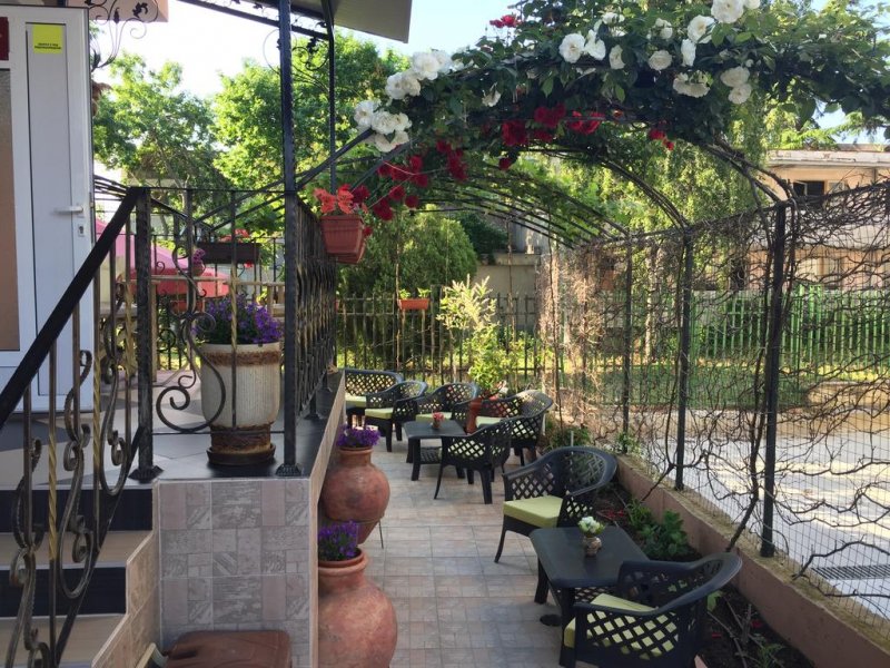 Къща за гости Ивано - Снимка 8