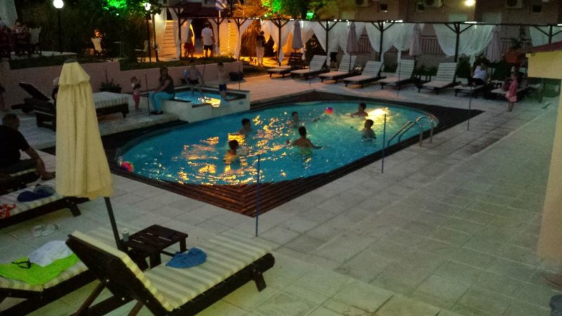 Golden Beach Hotel - Снимка 8