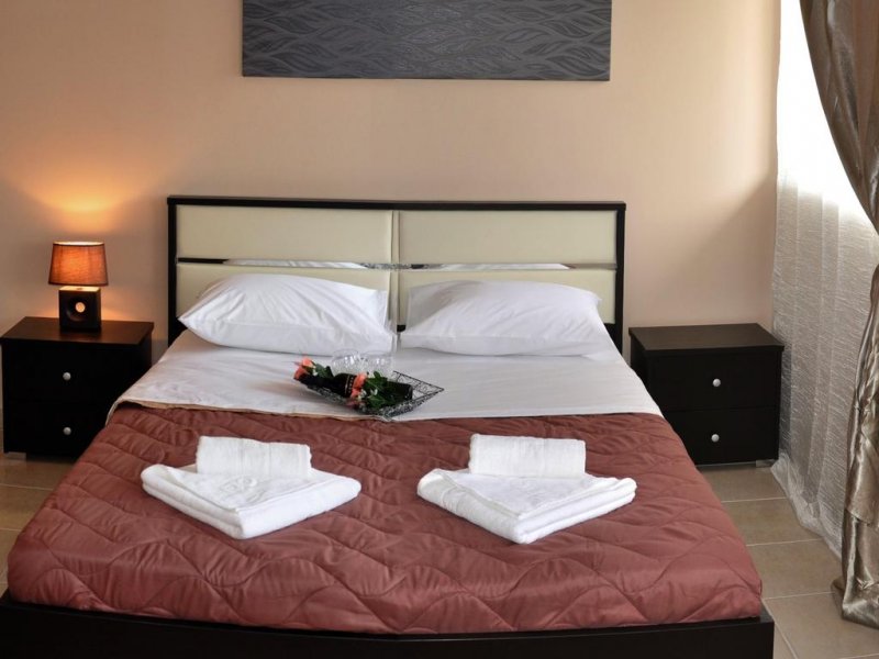 Golden Beach Hotel - Снимка 8
