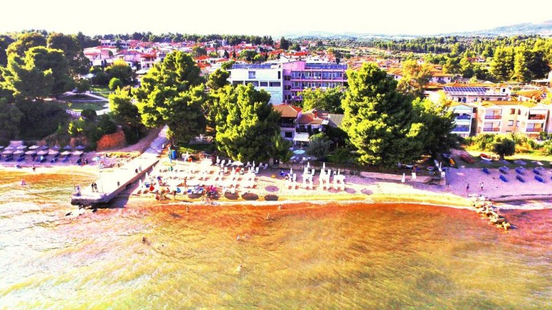 Golden Beach Hotel - Снимка 9
