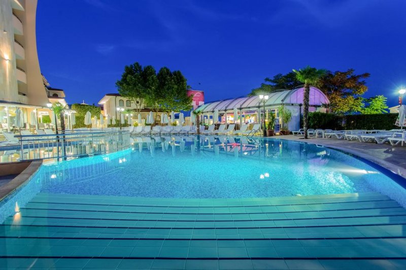 Хотел Фиеста М - Снимка 11