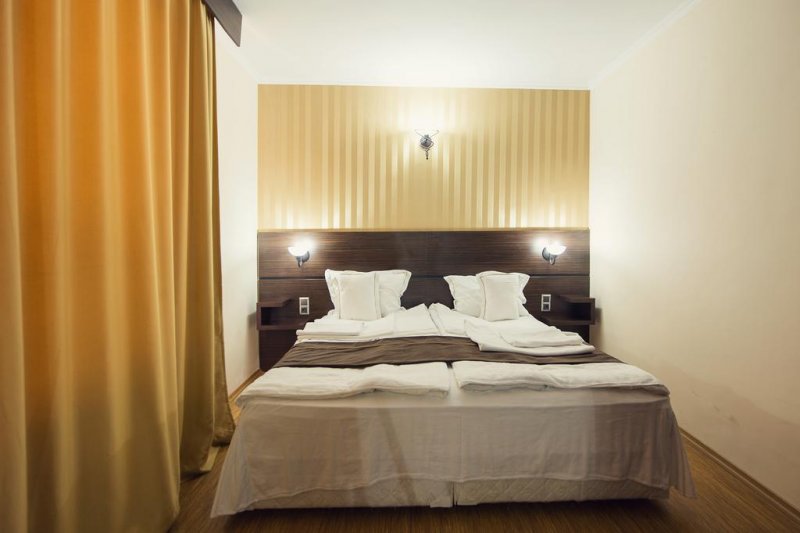 Семеен хотел СПА Хебър - Снимка 1