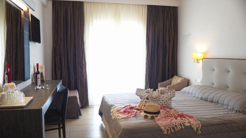 Lagomandra Hotel and Spa - Снимка 2