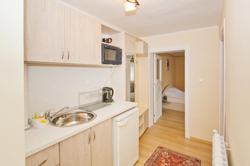 Семеен хотел Четири сезона - Снимка 1