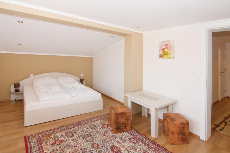 Семеен хотел Четири сезона - Снимка 7