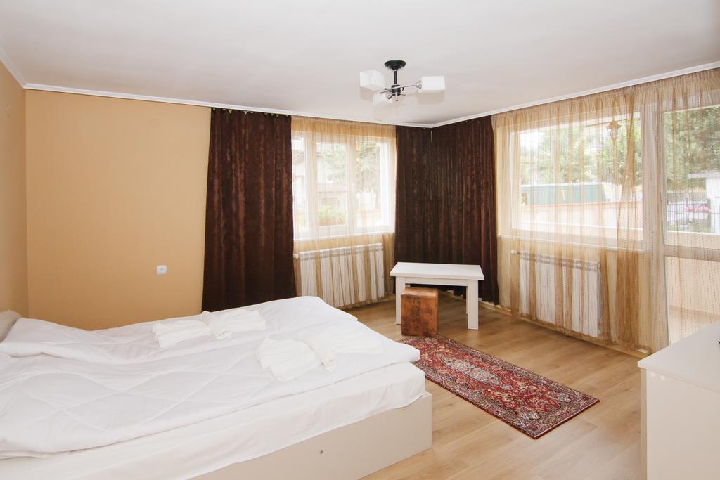 Нощувка за двама или четирима в къща за гости Четири сезона, Велинград - Снимка 27