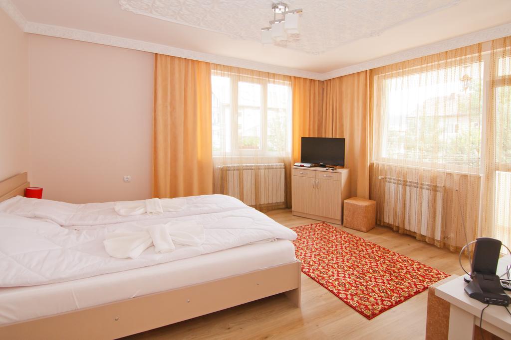 Нощувка за двама или четирима в къща за гости Четири сезона, Велинград - Снимка 29