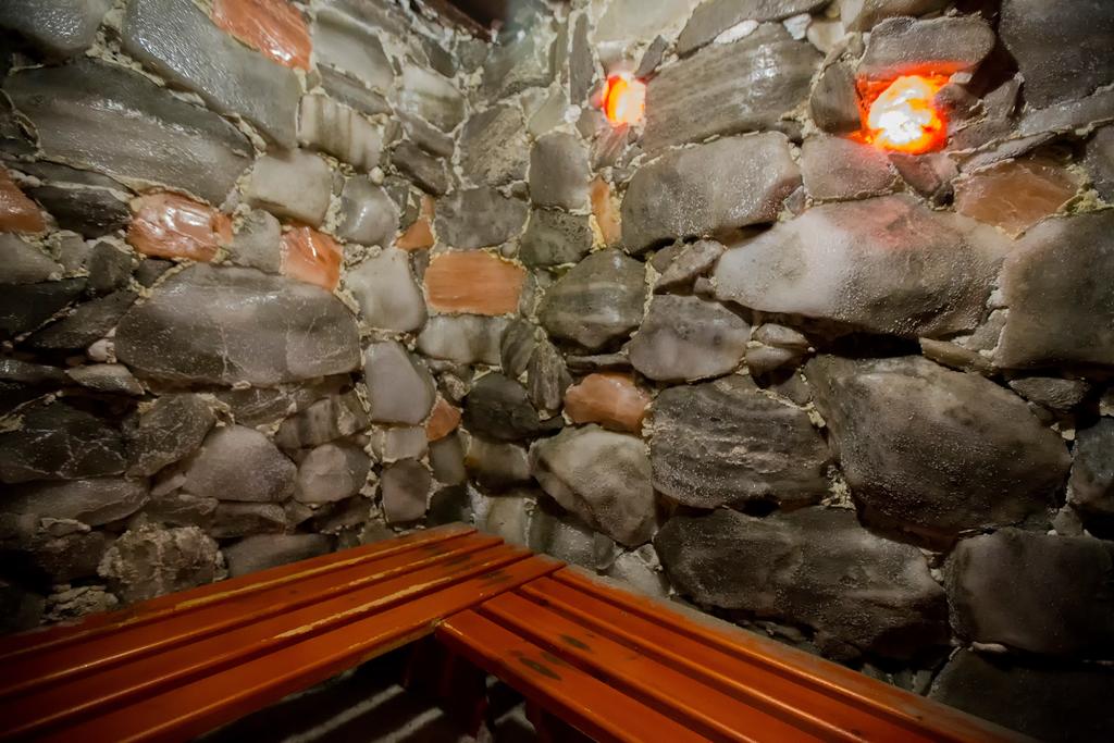 Почивка в Старозагорски минерални бани! Нощувка със закуска и вечеря или обяд + топъл басейн, сауна и солна пещера в хотел Левкион - Снимка 12
