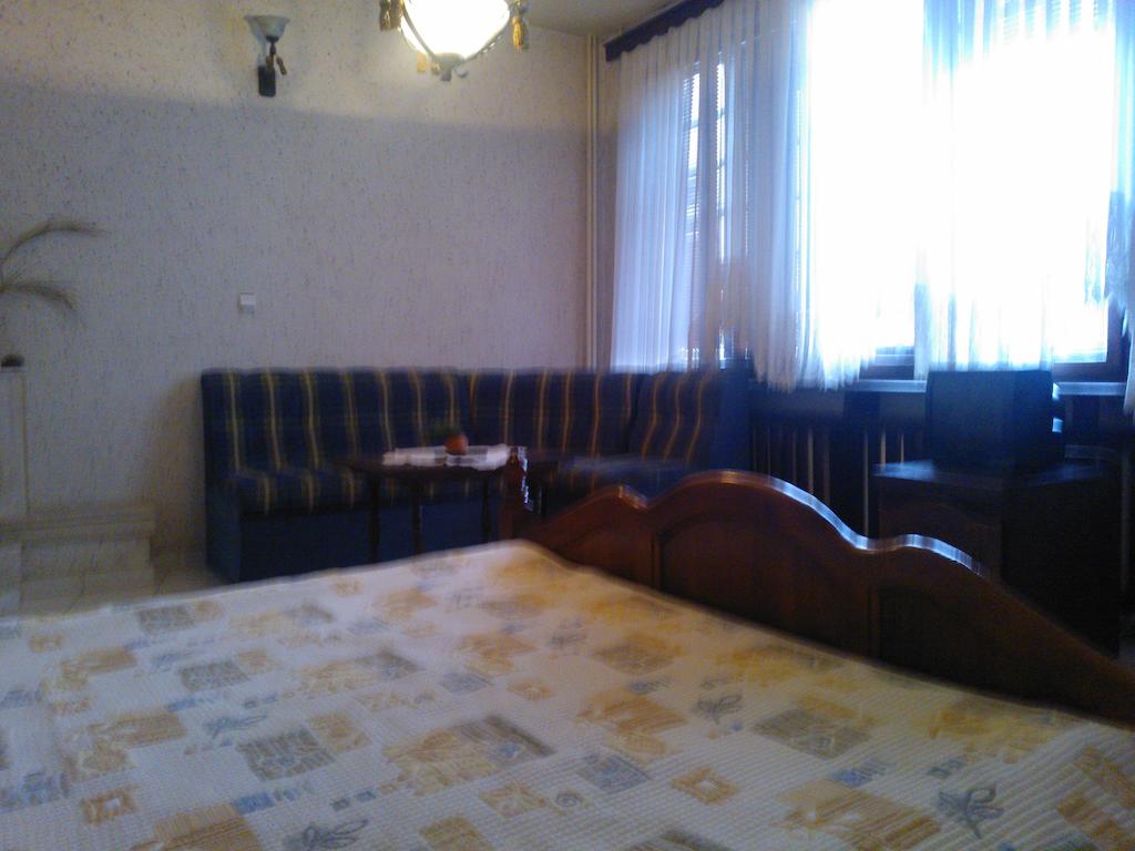 Нощувка, закуска и вечеря само за 24 лв. в хотел Болярска къща и хотел Бохеми, Арбанаси - Снимка 2