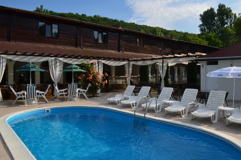 Комплекс Манастирски Чифлик - Снимка 4