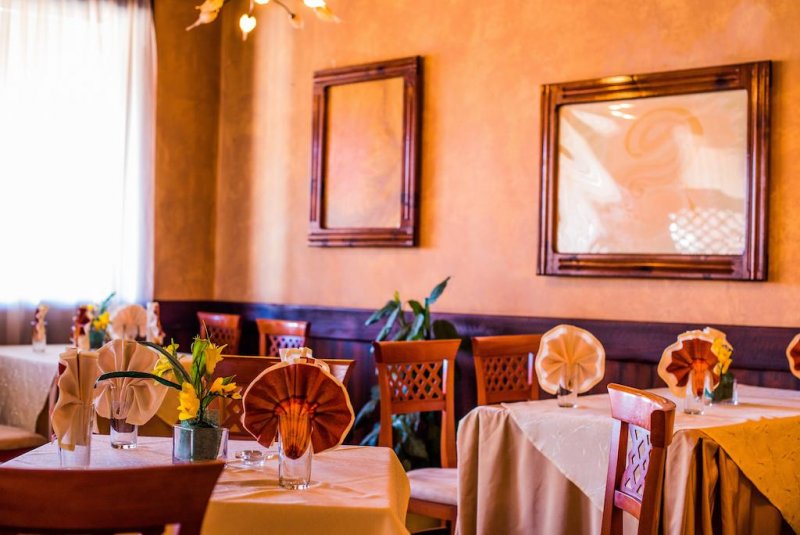 Хотел Елеганс - Снимка 4