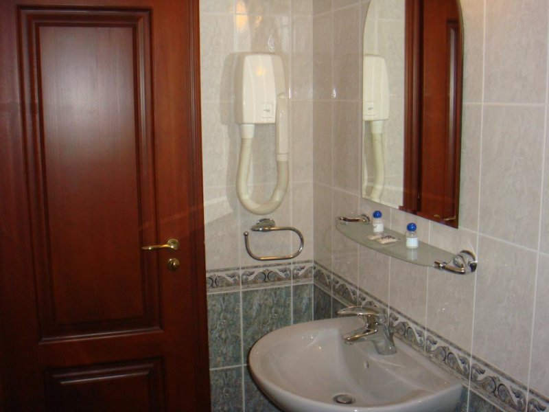 Хотел Елеганс - Снимка 1