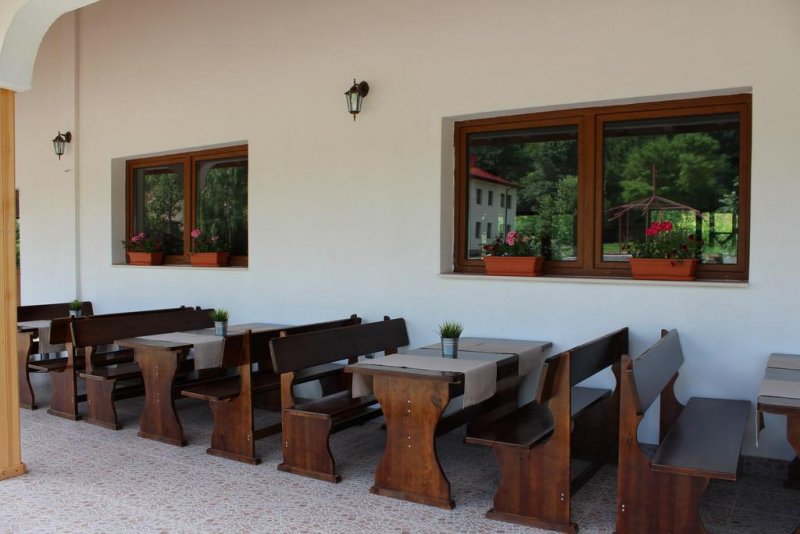 Комплекс Под Чардака - Снимка 11