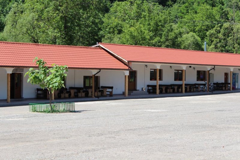 Комплекс Под Чардака - Снимка 2