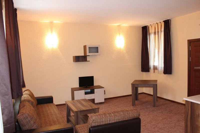 Комплекс Под Чардака - Снимка 8