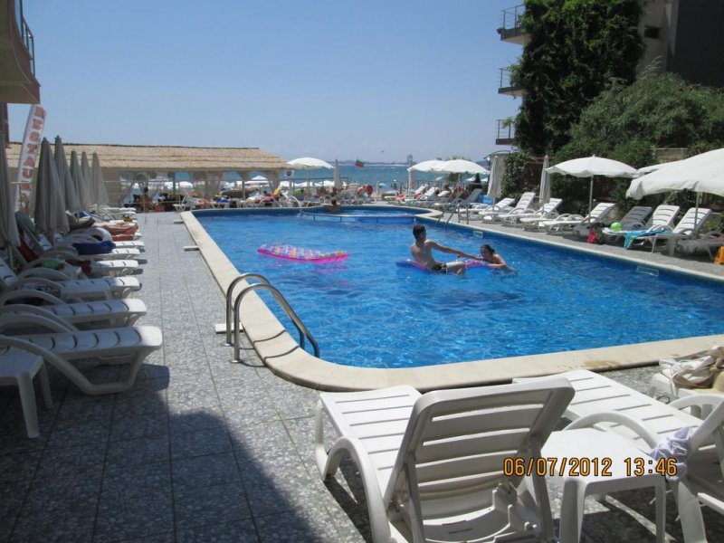 Апартхотел Съни Бей - Снимка 2