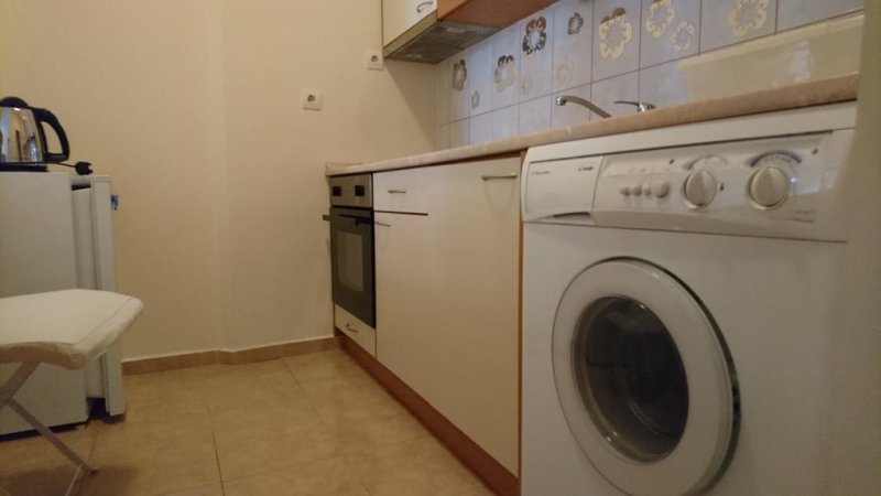 Апартаменти ТЕС Флора - Снимка 7