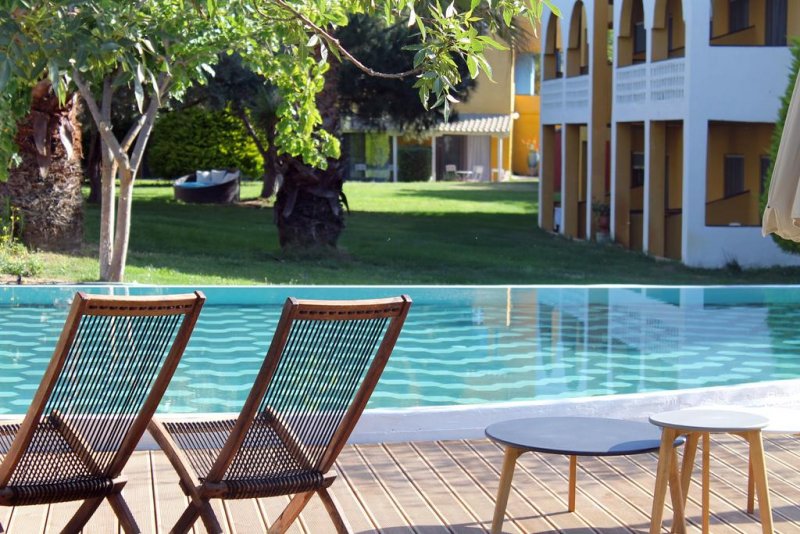 Despotiko Apartment Hotel & Suites - Снимка 0