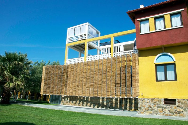 Despotiko Apartment Hotel & Suites - Снимка 2