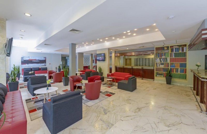 Хотел Холидей Парк - Снимка 9