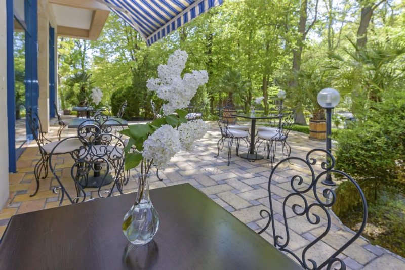 Хотел Холидей Парк - Снимка 4