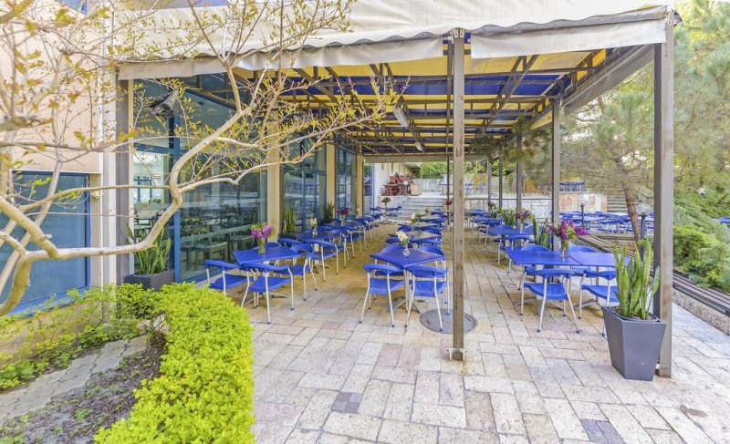 Хотел Холидей Парк - Снимка 3