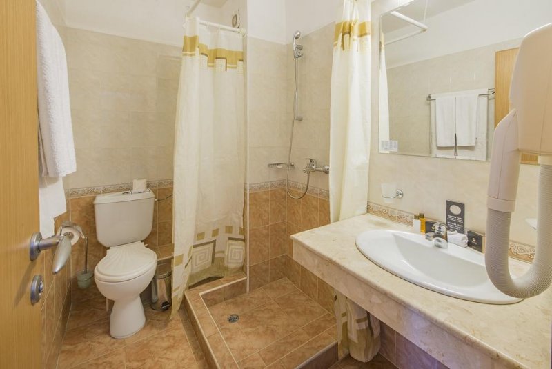 Хотел Холидей Парк - Снимка 8