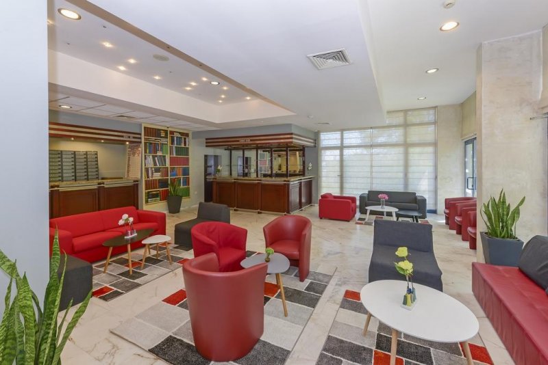 Хотел Холидей Парк - Снимка 11