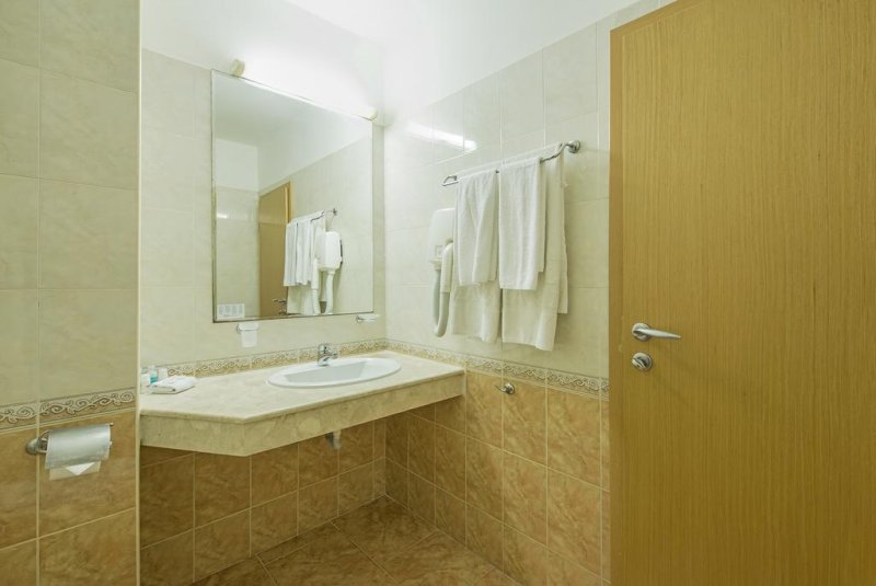 Хотел Холидей Парк - Снимка 7