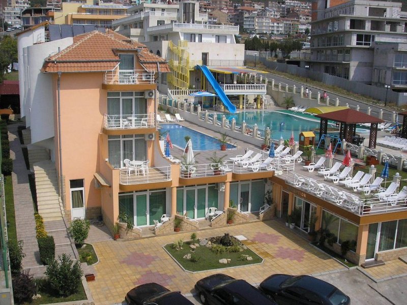 Семеен Хотел Санторини - Снимка 0