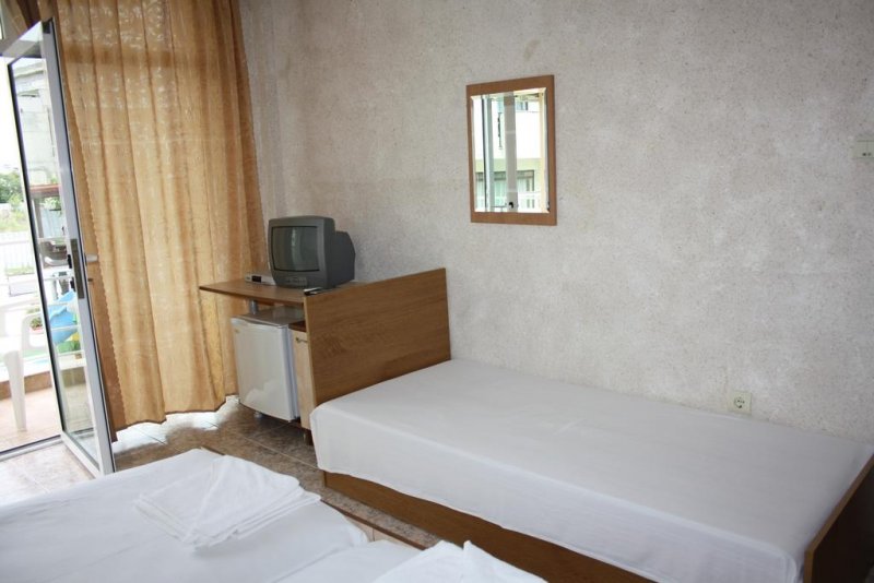 Семеен Хотел Санторини - Снимка 9