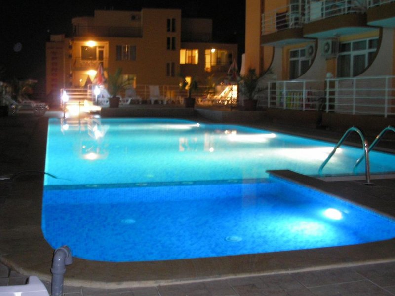 Семеен Хотел Санторини - Снимка 3