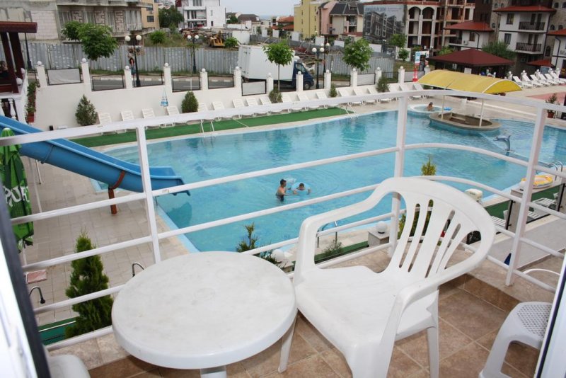 Семеен Хотел Санторини - Снимка 1