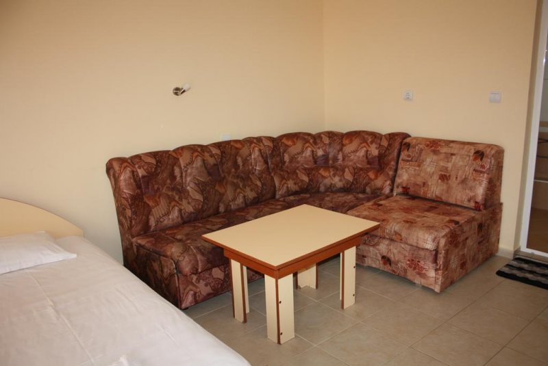 Семеен Хотел Санторини - Снимка 11