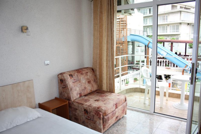 Семеен Хотел Санторини - Снимка 10