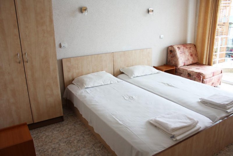 Семеен Хотел Санторини - Снимка 3