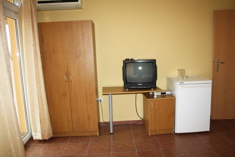 Семеен Хотел Санторини - Снимка 1