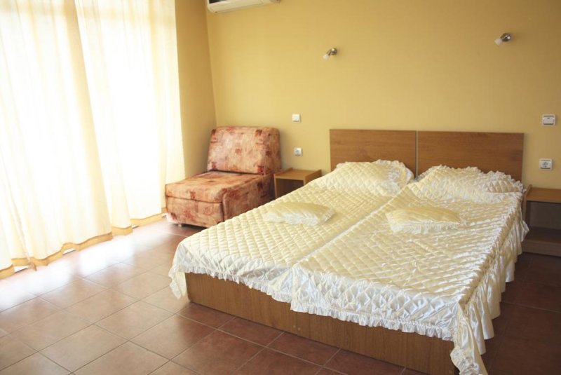 Семеен Хотел Санторини - Снимка 10