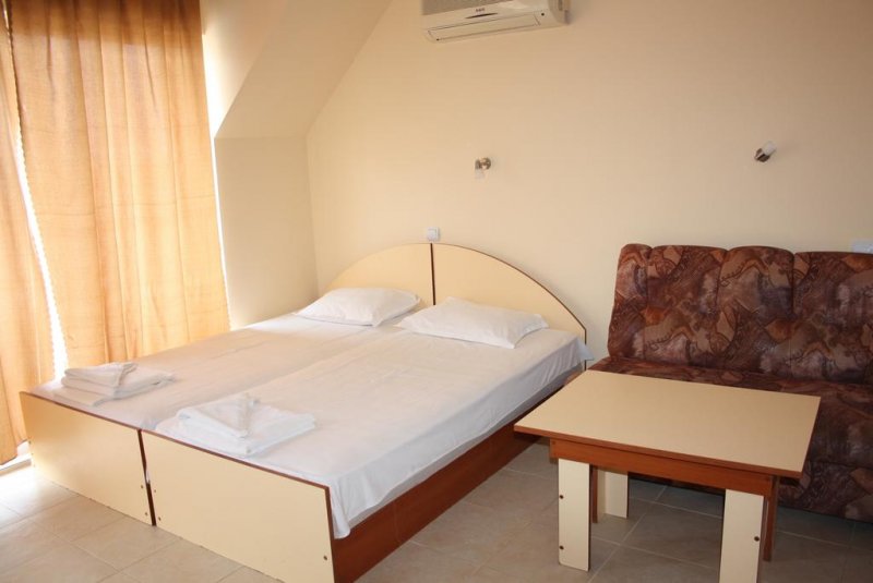 Семеен Хотел Санторини - Снимка 9