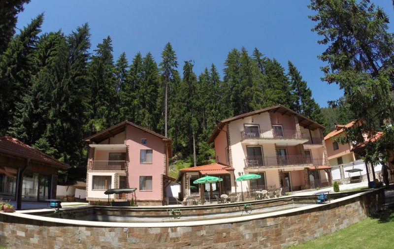 Вила Ивелия - Снимка 0