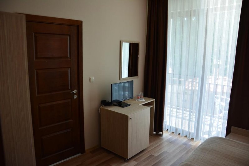 Вила Ивелия - Снимка 2